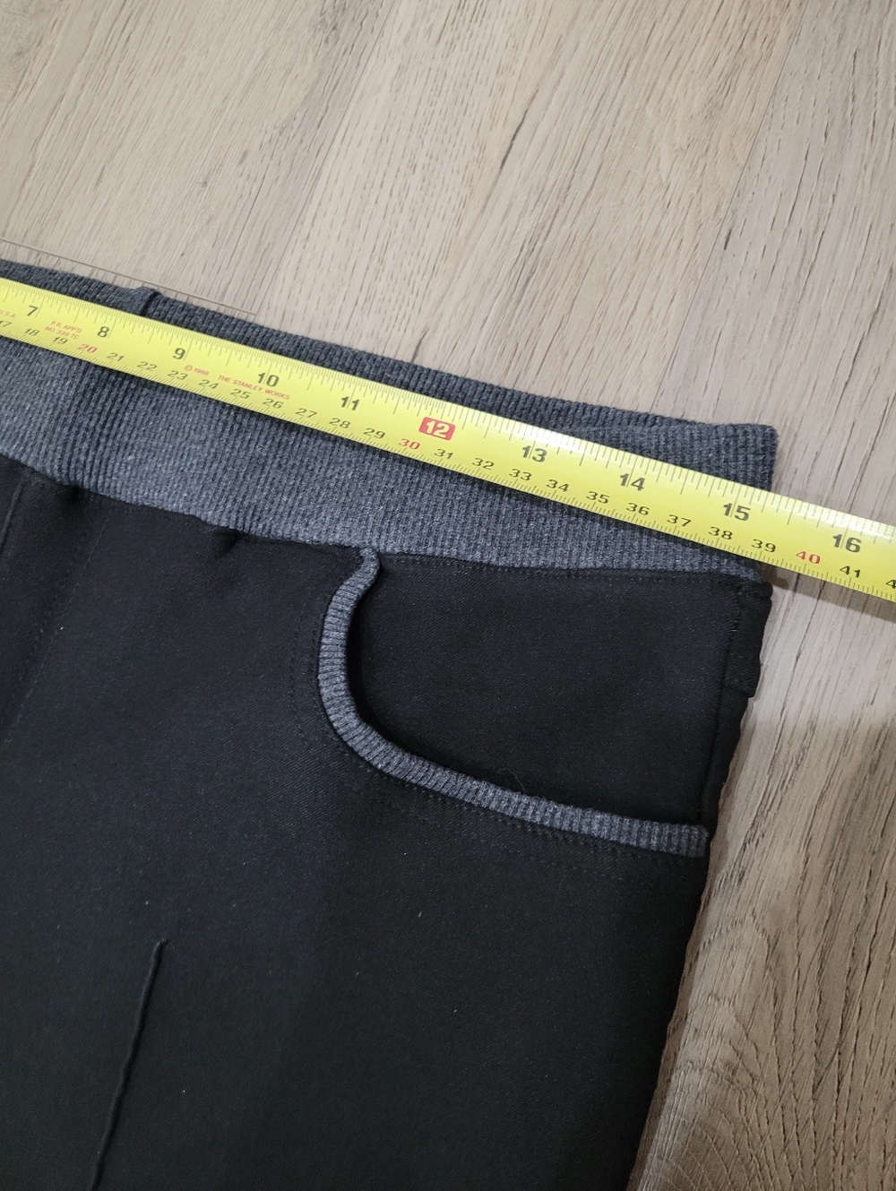 2/$20 Y2K Black & Grey Pull Up Pants Size: Large - Picture 8 of 11